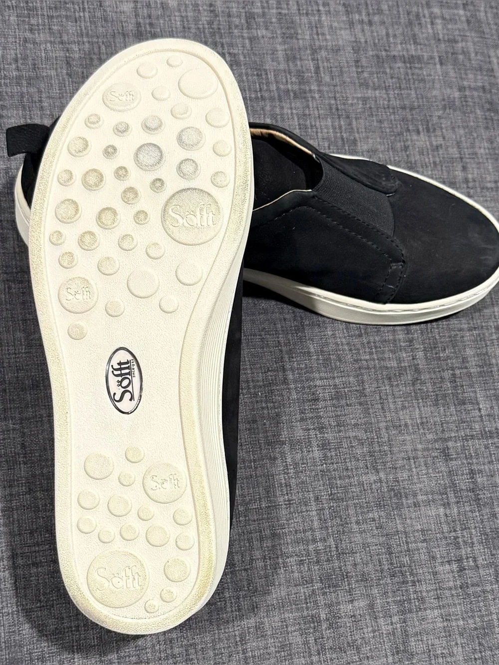 Söfft Women's Black Safia Slip-On Sneakers